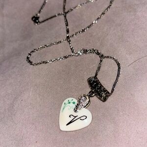 Beautiful.925 Irish ☘️ Luck necklace with rhinestones and ceramic heart & V